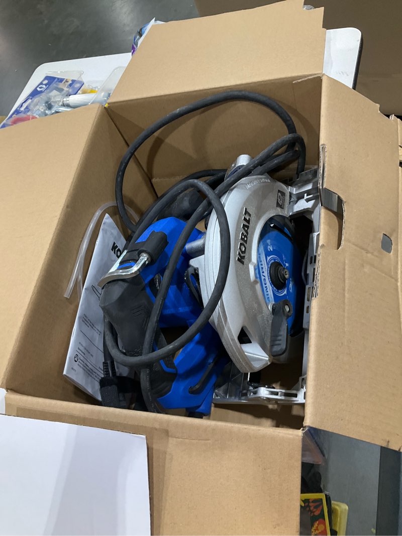 Condition photo showing Good Condition for kobalt 15-amp 7-1/4-in corded circular saw