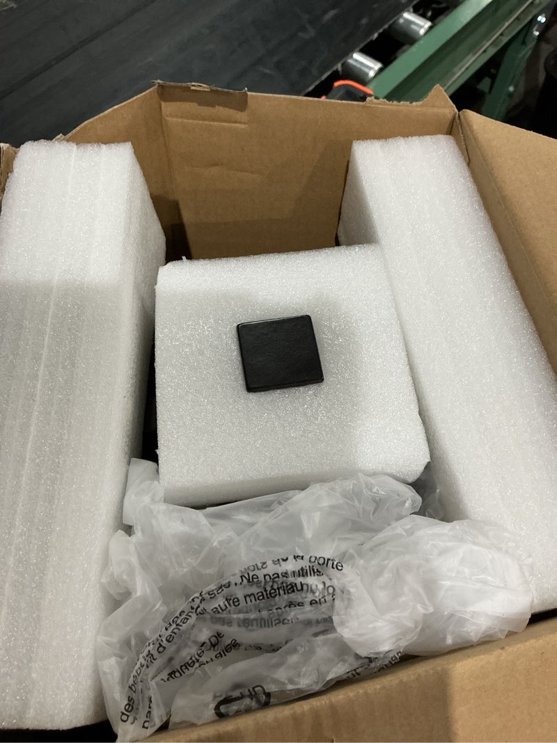 https://lotting-media.assets.bidfta.com/lotting_0315172f-8fe6-4fda-ae2c-b4fb8e3892be