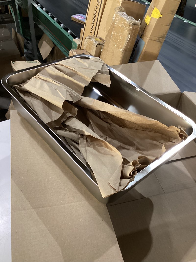 Condition photo showing Good Condition for kirecoo stainless steel litter box, large low entry metal cat pan box, indoor litter tray, non stick, no smell, easy to clean, pet toilet supplies for cats