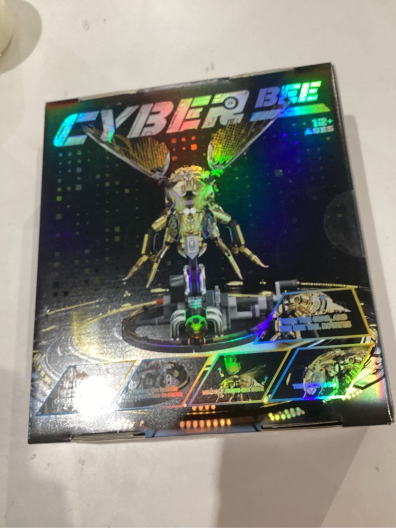 Condition photo showing New/Like New for Mechanical Bee Building Set for Adults, Technic Animal Building Block Insect Model with Lights & Moving Wings, Golden Robot Bee Collectible Toy Kit, Creative Display & Gift Idea, 832Pcs