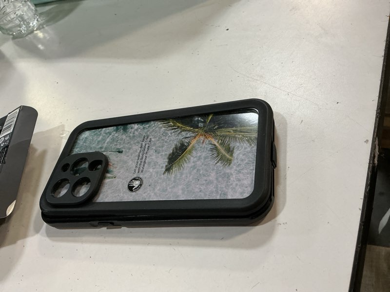 Condition photo showing New/Like New for body glove tidal waterproof phone case for iphone 14 pro max - black/clear