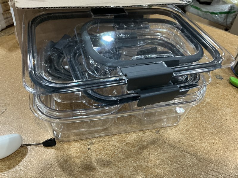 Condition photo showing Good Condition for @rubbermaid brilliance food storage containers and i swapped out every other container set of 7