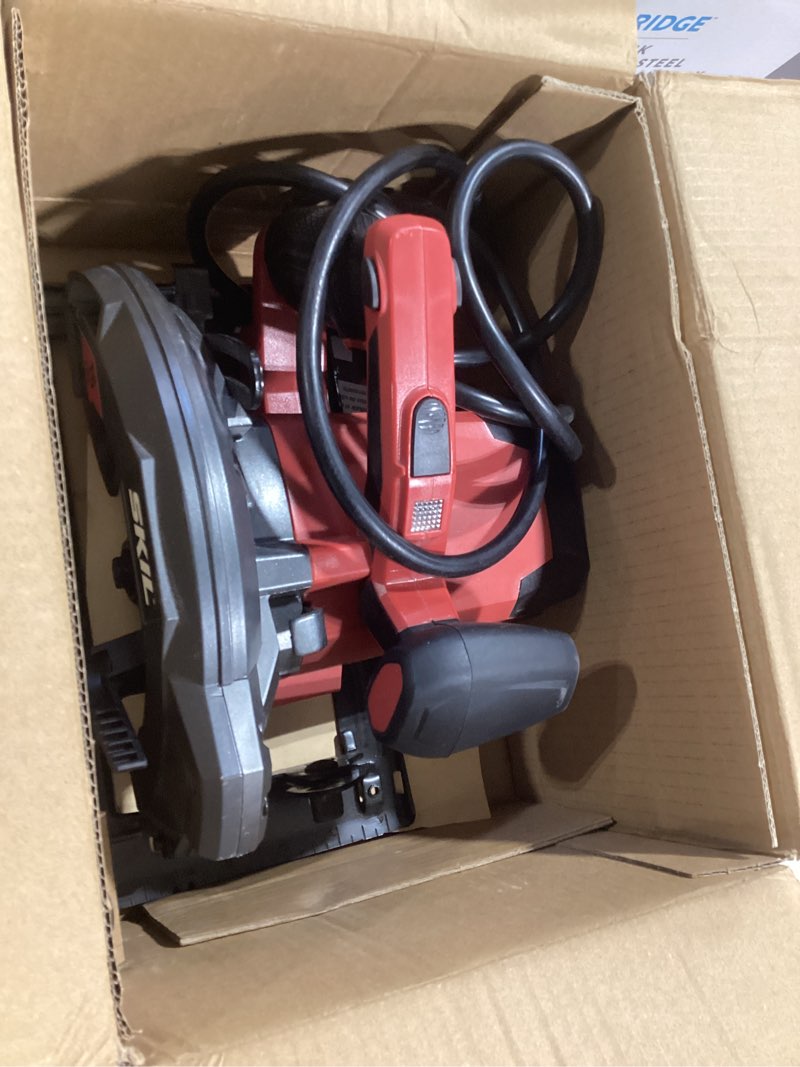 Condition photo showing Good Condition for skil 15 amps 7-1/4 in. corded brushed circular saw