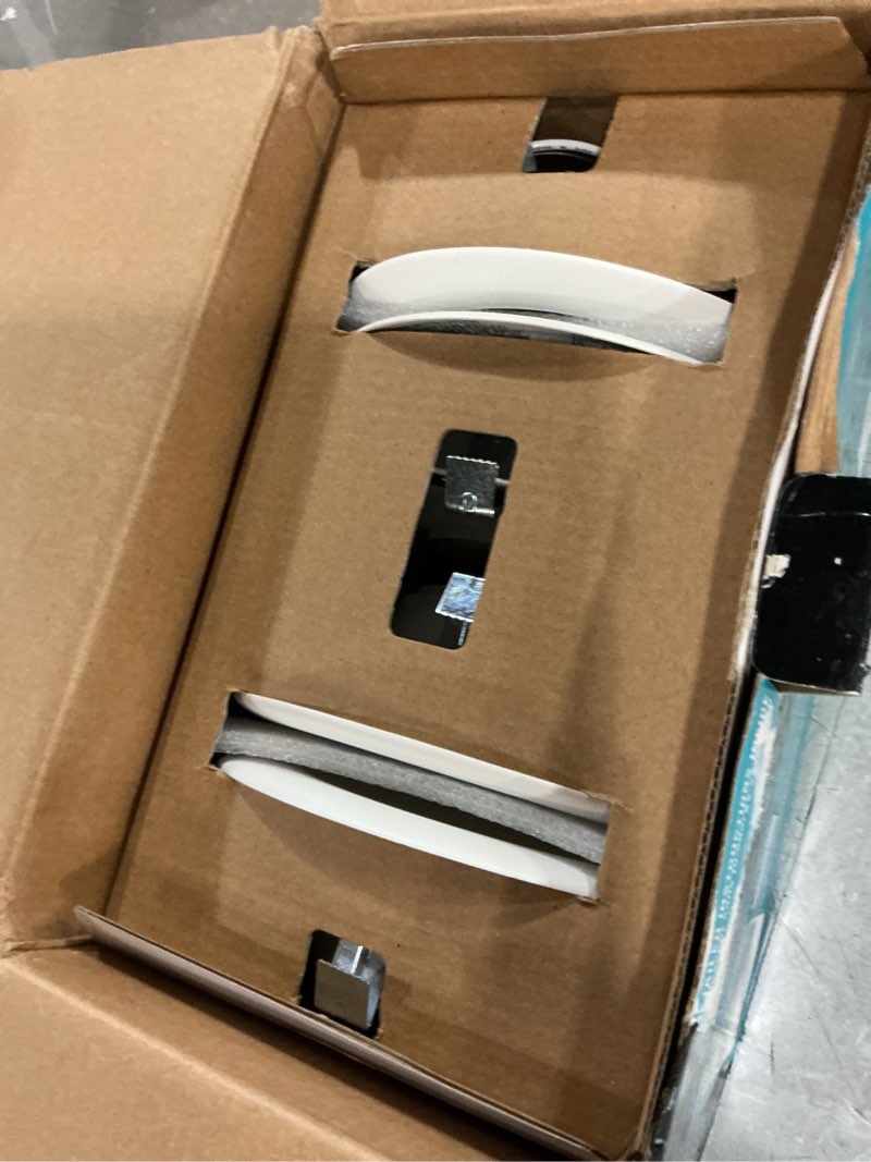 Condition photo showing Good Condition for ecosmart 4 in. white integrated led recessed trim, daylight (4-pack)