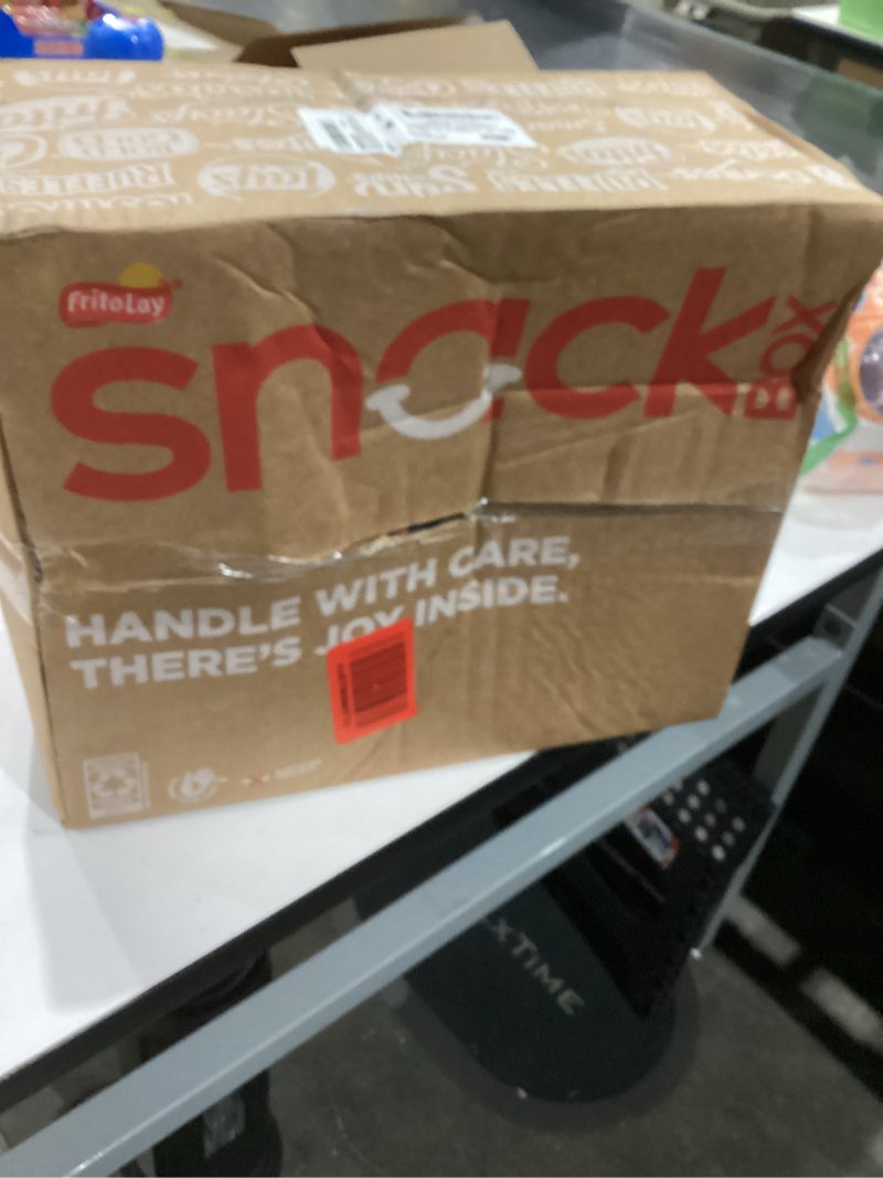 Condition photo showing New/Like New for Frito-Lay Ultimate Snacktime Mix with Grandma's and Classic Snacks, (Pack of 40) (Packaging May Vary) Ultimate Snacks & Cookies 40 Count (Pack of 1)