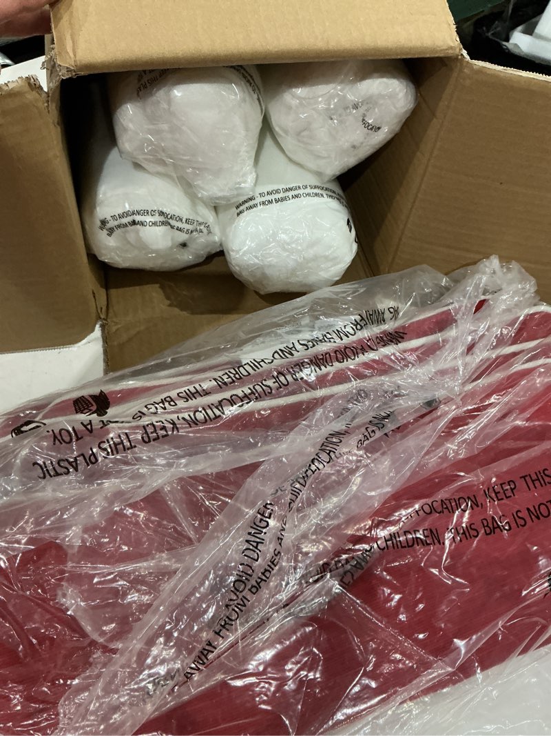 Condition photo showing Good Condition for unimatta,pillow 18x 18,cushion size 18” x 18”,4pcs.