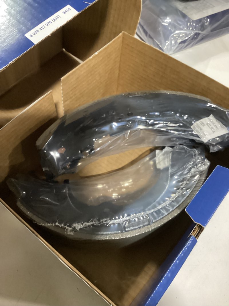 Condition photo showing New/Like New for Bosch BS505 Blue Drum Brake Shoe Set - (Compatible ONLY for REAR - Toyota: 1979-95 Pickup, 1991-94 Previa, 2000-03 RAV4, 1995-04 Tacoma, 1984-89 Van, 1988 Van Wagon) - REAR