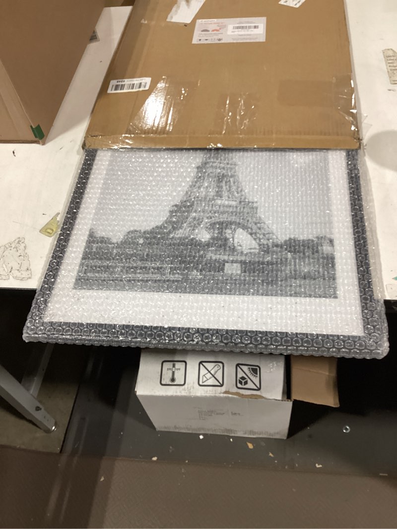 Condition photo showing New/Like New for upsimples 16x24 picture frame, display pictures 14x20 with mat or 16 x 24 without, wall hanging poster frames, black, 1 pack