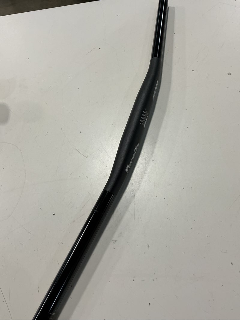Condition photo showing Good Condition for funn flame on mtb flat handlebar, 31.8mm clamp, 710mm wide (black) black 710mm