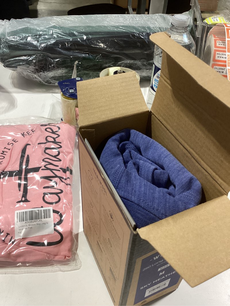 Condition photo showing Good Condition for meriwool womens base layer 100% merino wool midweight long sleeve thermal shirt medium sky blue heather