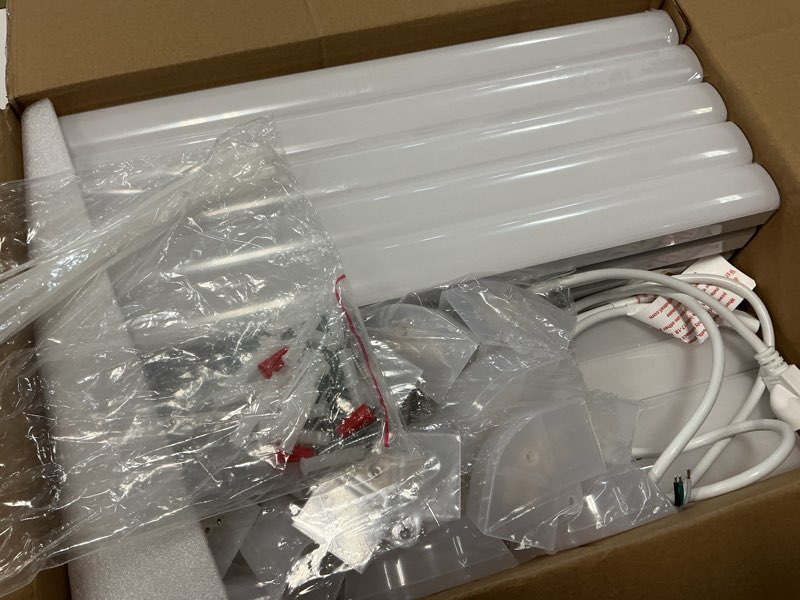 Condition photo showing Good Condition for lzhome hexagon 5000k led garage lights: 25 pack updated 1.31-inch wider size,26300lm super bright hex lighting ceiling led shop light for garage, car detailing, workshop, warehouse, gym, basement 5 hex