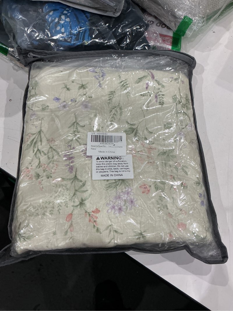 Condition photo showing Good Condition for honeilife floral duvet cover king - 100% cotton comforter cover, botanical bedlinen set for king beds, 3-piece wildflower comforter cover sets king-104"x 90" pale yellow