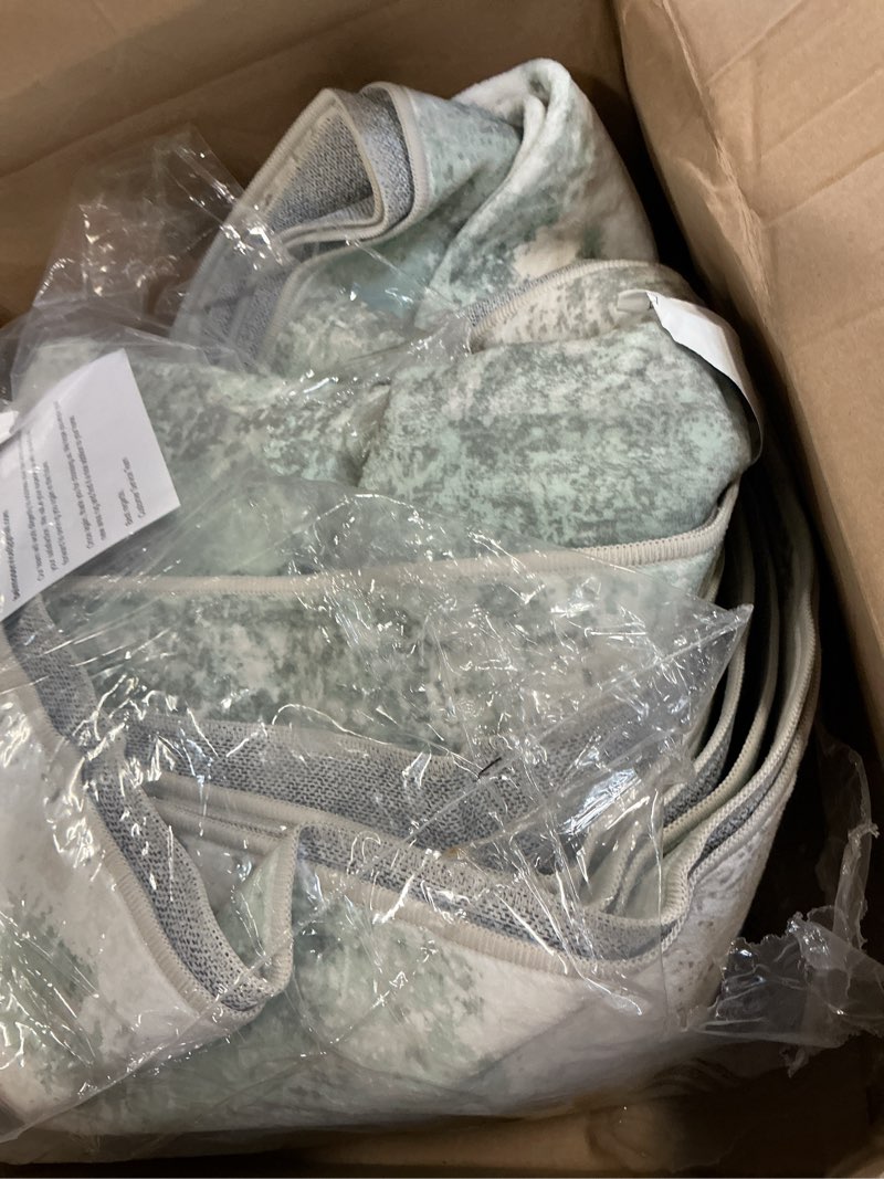 https://lotting-media.assets.bidfta.com/lotting_03a14d51-0acd-469a-be73-ad24297b2eae