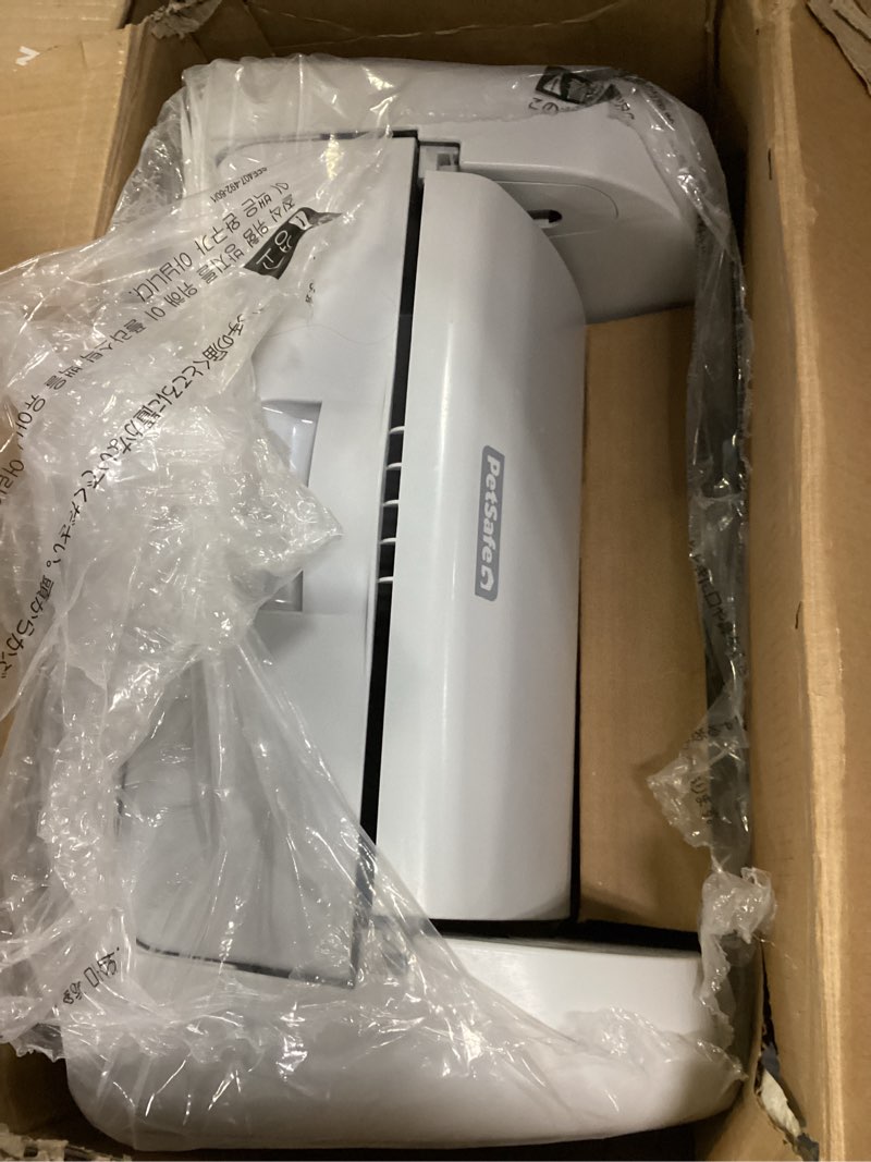 Condition photo showing Good Condition for PetSafe ScoopFree Clumping Self-Cleaning Litter Box - Automatic Electric Litter Box with Integrated Health Counter - Mess-Free Waste Disposal - Odor-Free for Fresh Environment Gray 1 unit (Pack of 1)