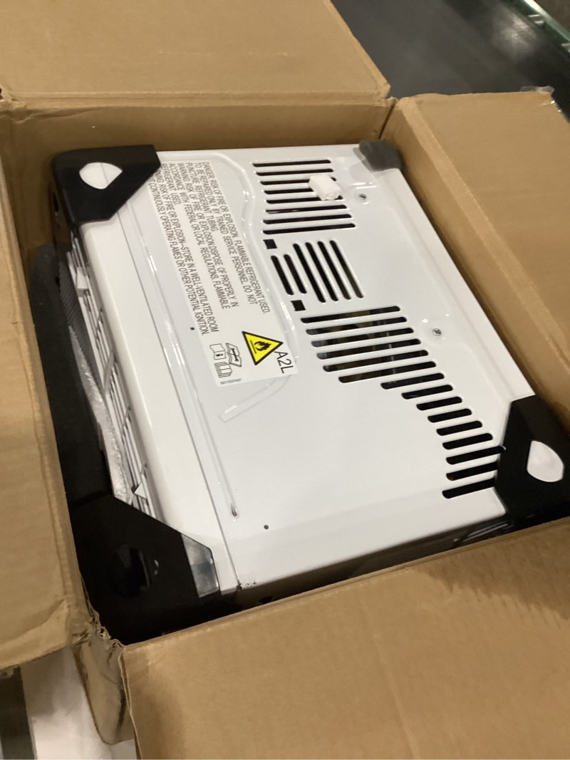 Condition photo showing New/Like New for Room air conditoner 5,000 btu/hr 