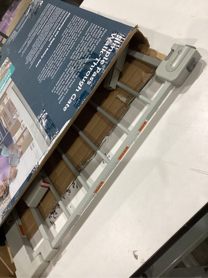 Condition photo showing Good Condition for safety 1st easy install walk thru baby gate for doorway with door, dog gates, fits 29"-38", easy install 28" tall, white 1-pack 29" to 38" wide x 28" tall white