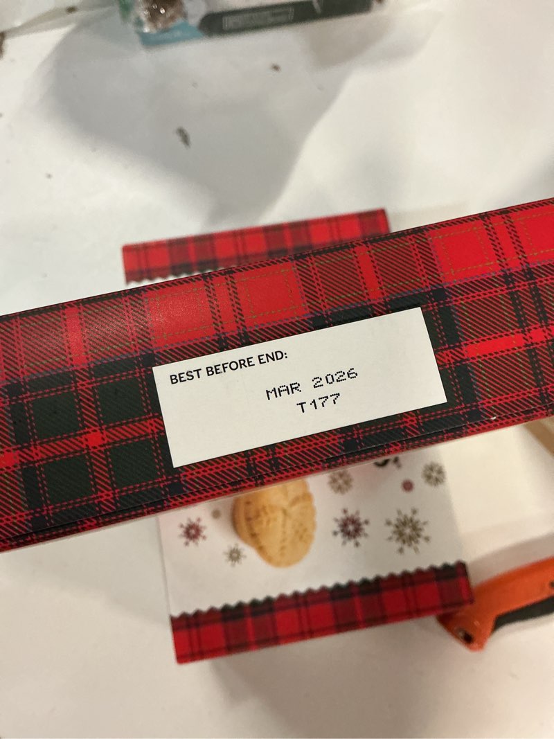 Condition photo showing New/Like New for ((B.B.Y ((MAR /2026))Walker's Shortbread Mince Holiday Pies, Luxury Holiday Treat, 13.1 Oz (Pack of 3)