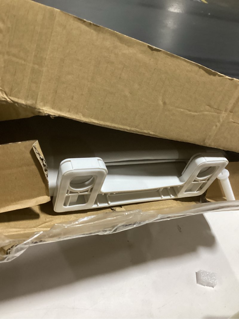 Condition photo showing Good Condition for elongated toilet seat slow close, quiet toilet seat cover with never loosen durable toilet seat lid easy to install & clean, polypropylene (pp), white elongated 18.5"