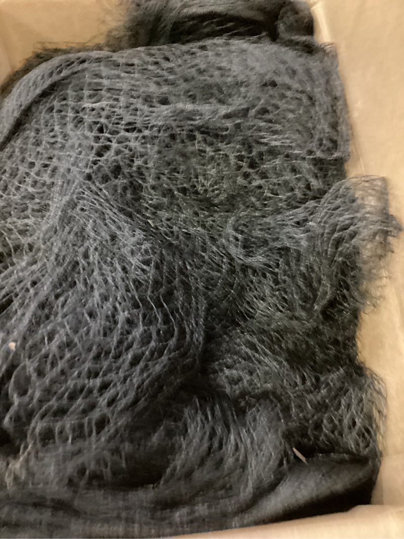 Condition photo showing Good Condition for Bird Netting 30x30 Ft, 1/2In Mesh Heavy Duty Garden Netting Pest Barrier for Plants, Fruit Trees, Vegetables, Extra Strong Woven Mesh Netting, Animal Fencing Against Birds, Deer, Poultry 30×30 FT