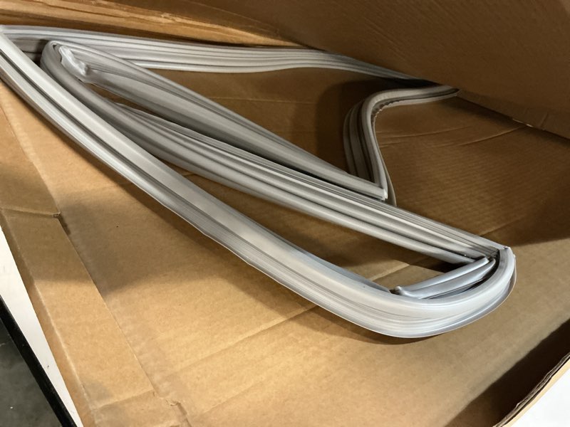 Condition photo showing Good Condition for upgraded 31"×23" w10443316 freezer door gasket replacement compatible with whirlpool kenmore kitchenaid, w10180623 refrigerator gasket replace w10571961 w10443316n w10571961n fridge seal - unbent