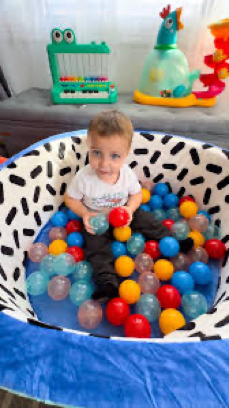 battat hop in foam ball pit with 65+ balls and washable cover, toddler and indoor preschool toys 