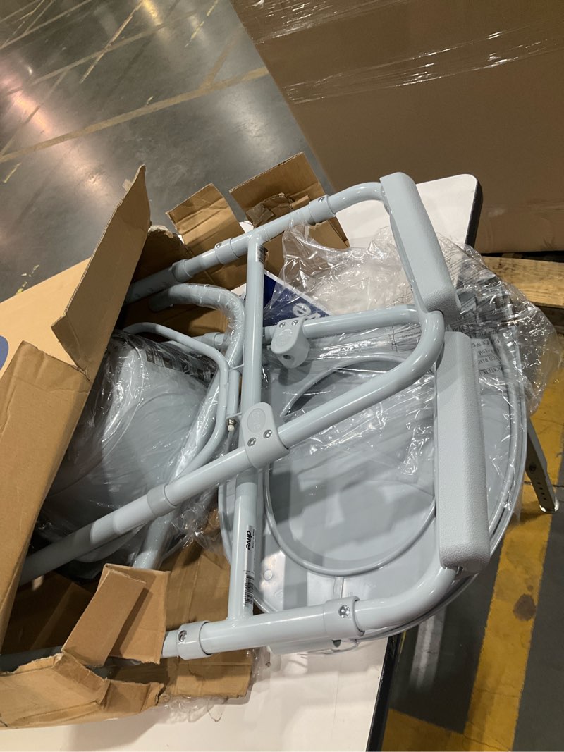 Condition photo showing Good Condition for commode, folding,1/cs