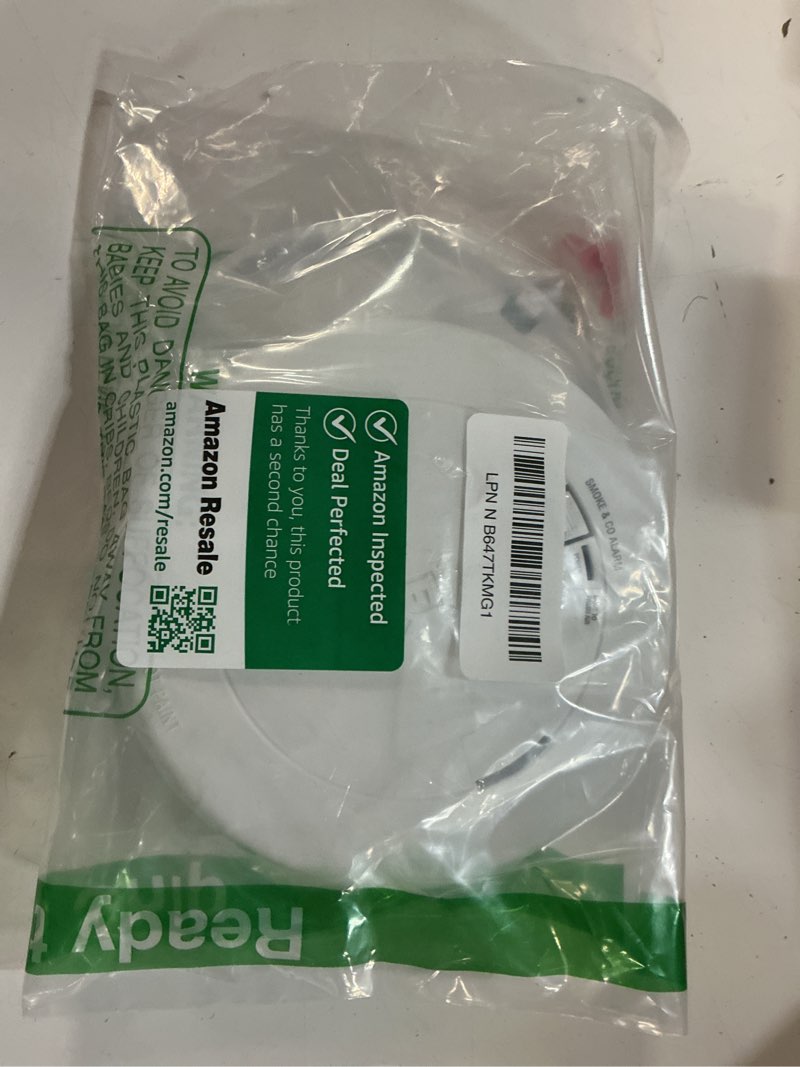 Condition photo showing Good Condition for first alert smco210, 10-year sealed battery combination smoke & carbon monoxide alarm with slim profile design, 1-pack precision detection smco210