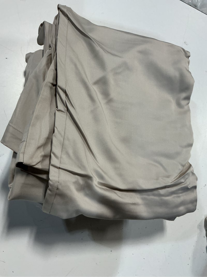 Condition photo showing Good Condition for quince bamboo sheet set 4 full  sand 
