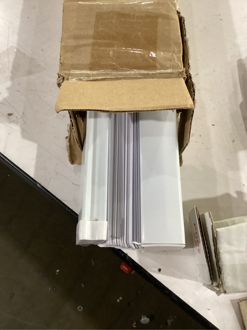 Condition photo showing Good Condition for lotus & windoware cordless mini blind, 1" vinyl slats, 25" wide x 42" long - white, window blinds for home and office, interior door blinds - light filtering