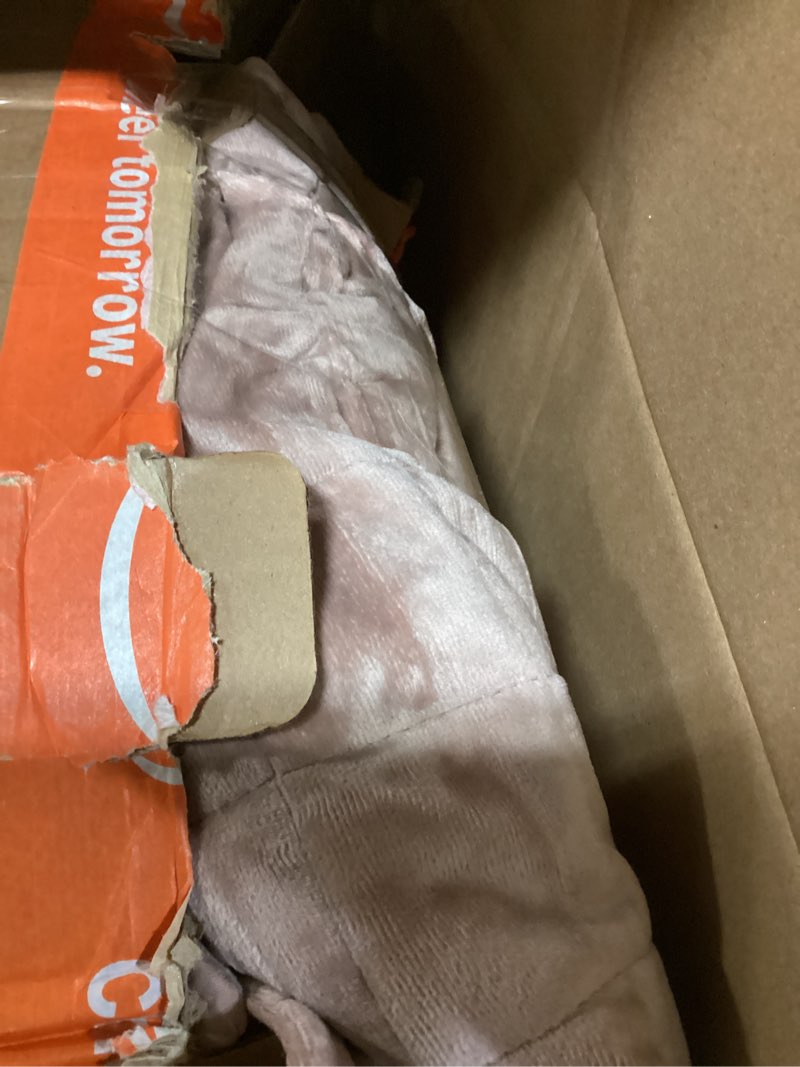 Condition photo showing Good Condition for RECYCO Luxury Velvet Quilt Set King Size Bedding Sets, Ultra Soft Velvet Comforter Set, Lightweight Channel Box Stitch Oversized Bedspread Coverlet for All Season, with 2 Shams, Rose Pink King/Cal King (108" x 92") Rose Pink
