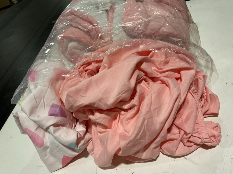 Condition photo showing Good Condition for sandjest heart comforter set twin size 68x86in for kids girls, microfiber 3 pcs bedding set includes 1 comforter, 1 pillowcase, 1 fitted sheet, nursery room decor heart twin