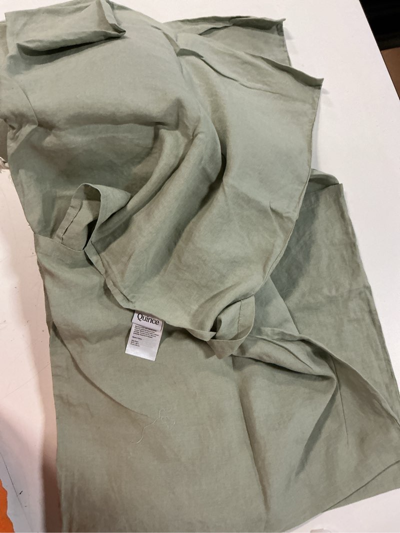 Condition photo showing New/Like New for quince european linen duvet cover set, king/cal king, willowleaf