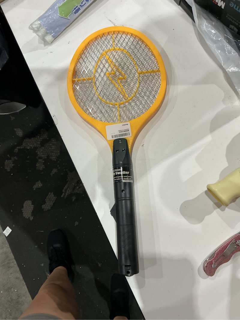 Condition photo showing Good Condition for electronic fly swatter