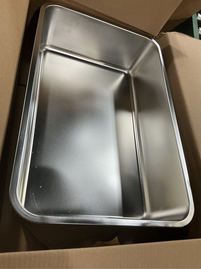 Condition photo showing Good Condition for Stainless Steel Litter Box, 23.6“x15.7"x6" Deep Stainless Steel Cat Litter Box Extra Large, XL Metal Litterbox for Big Cats with High Sides, Non Stick Surface, Easy to Clean 1 pack-XL (23.6"x15.7"x6")