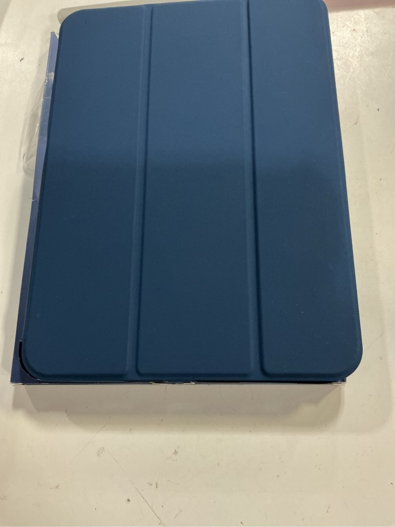 Condition photo showing Good Condition for body glove tablet folio case for ipad (a16) / ipad (10th generation) - blue
