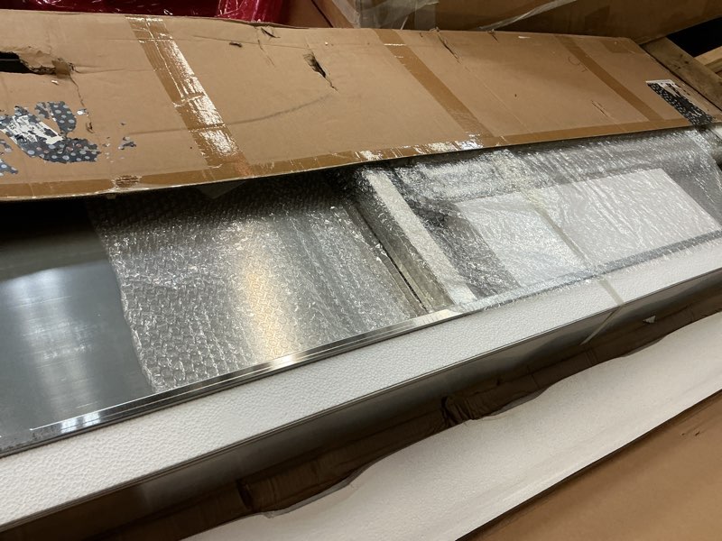 Condition photo showing New/Like New for vevor 24 x 60 x 36 inch stainless steel work table, commercial food prep worktable heavy duty prep worktable, metal work table with adjustable height for restaurant, home and hotel