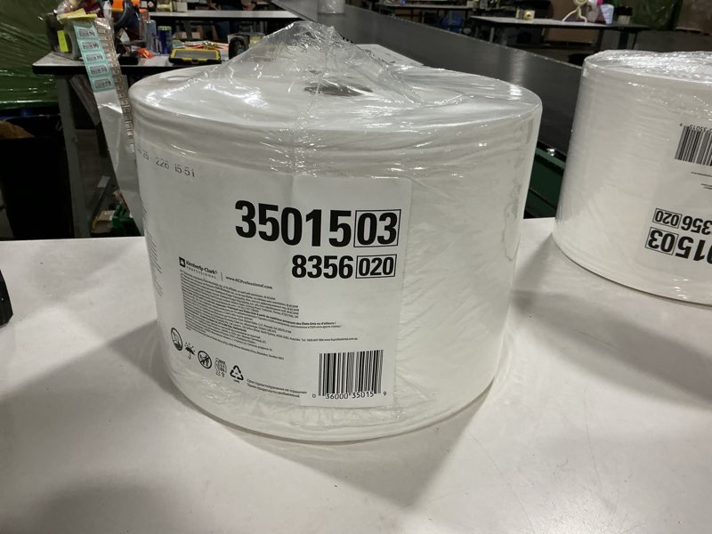 Condition photo showing New/Like New for wypall x50 disposable cloths (35015)  jumbo roll  9.8 x 13.4  white  1 100 sheets per roll