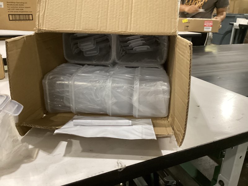 Condition photo showing Good Condition for clear plastic airtight food storage container