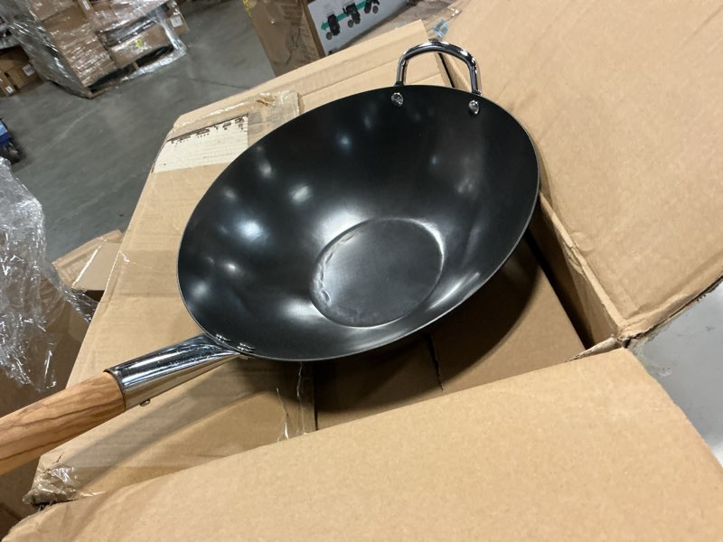 Condition photo showing Good Condition for SUR LA TABLE Kitchen Essentials Quick Fire 13.5" Carbon Steel Flat Bottom Wok – Durable Nonstick Stir Fry Pan