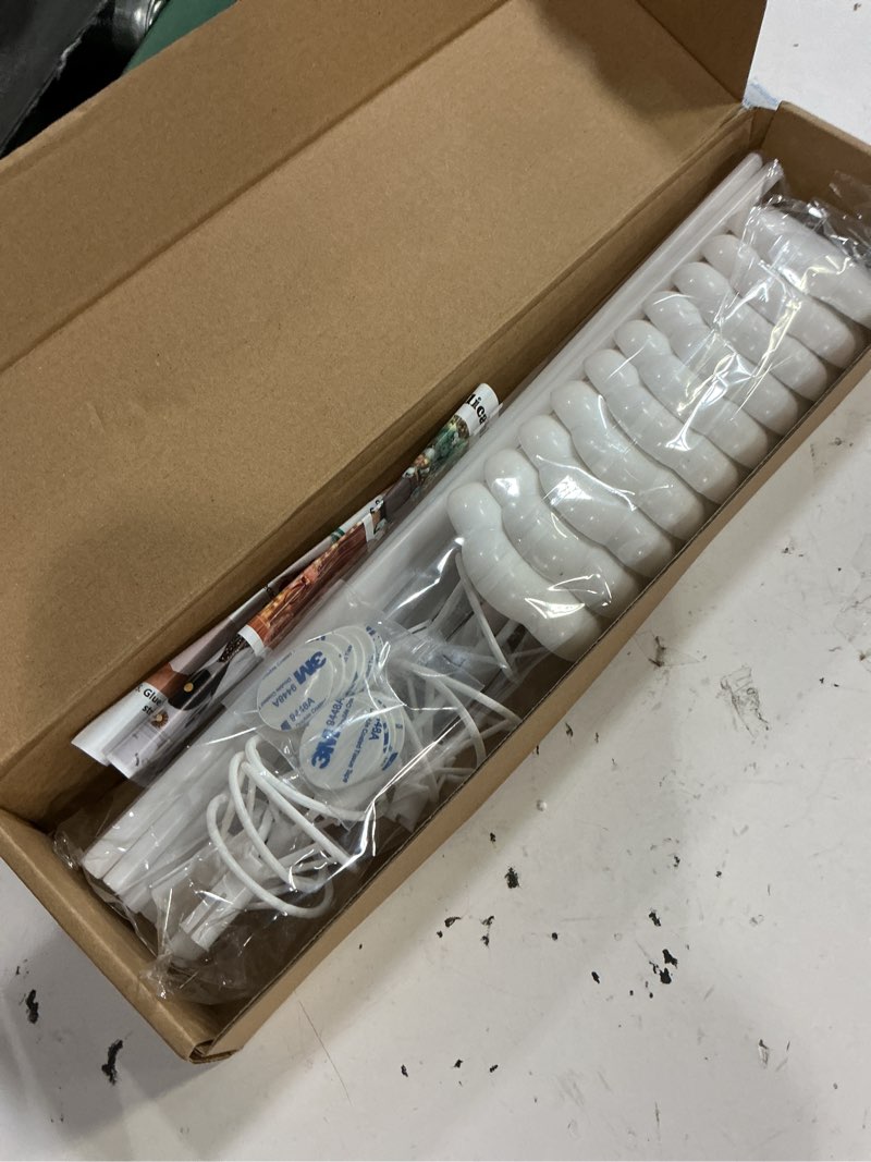 Condition photo showing New/Like New for sakolla 10 sets balloon stick stand, holder with base for table desktop centerpiece, birthday party, wedding, baby shower and anniversary decoration (15.7 inch white)
