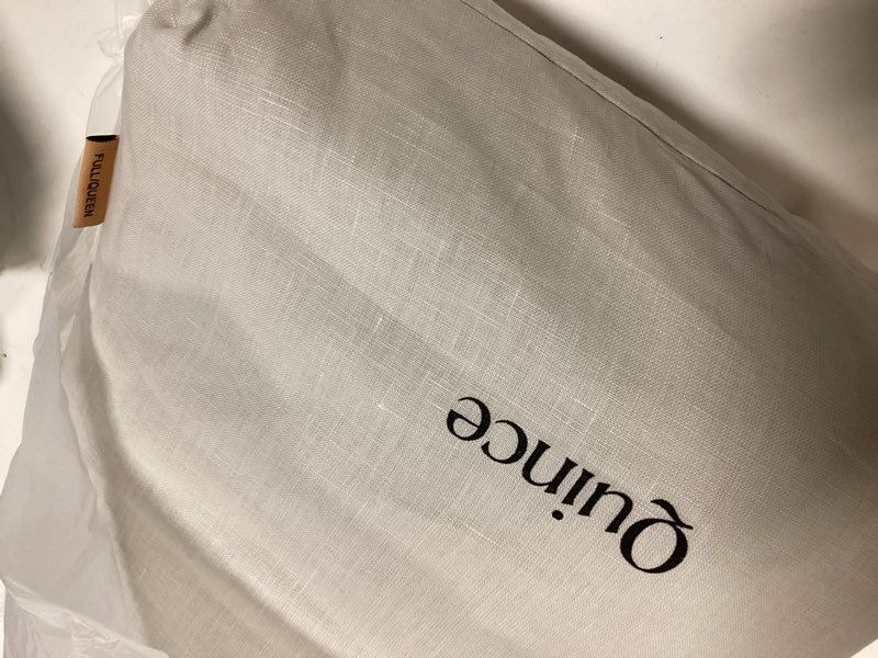 Condition photo showing Good Condition for european linen double flange duvet cover set, full/queen, sand