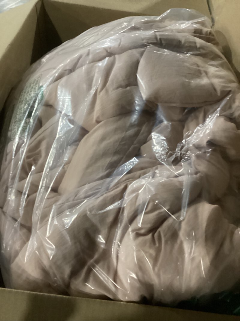 Condition photo showing New/Like New for weigelia pink comforter full size set – soft all-season bedding with 300gsm fluffy microfiber, includes 2 matching pillowcases – elegant blush pink comforter for girls, teens, and women full blush