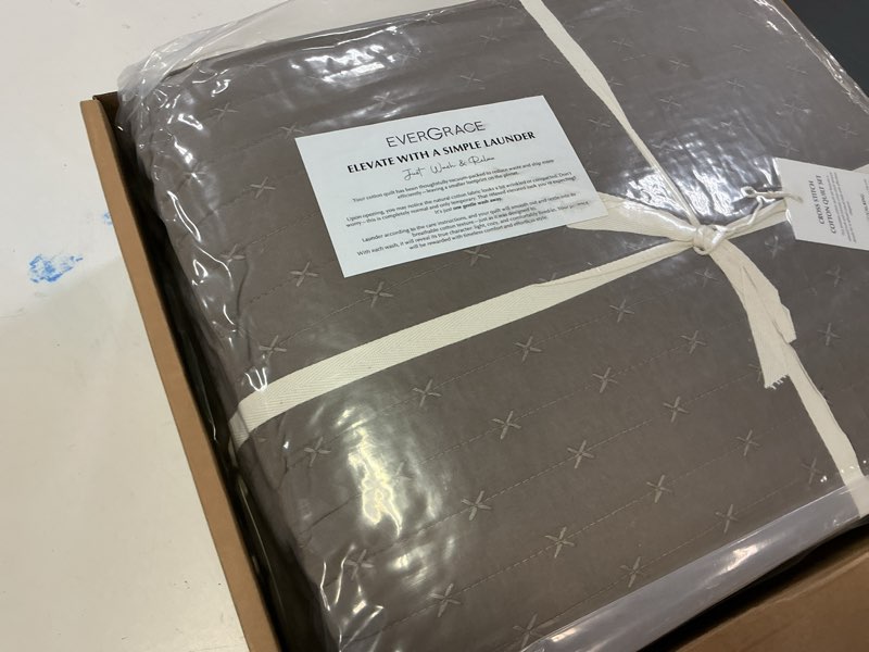 Condition photo showing New/Like New for EVERGRACE Cross Stitch Pre-Washed Cotton Quilt Bedding Set King Size, Oversized 3 Pieces Lightweight Bedspread Coverlet for All Season, with 2 Matching Shams, Mocha Brown, 108"x96" KING/CAL KING (108" x 96") Mocha Brown