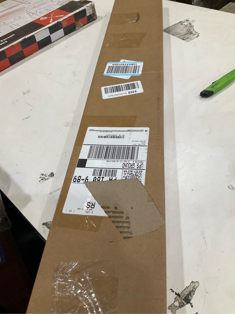 Condition photo showing Good Condition for window shade