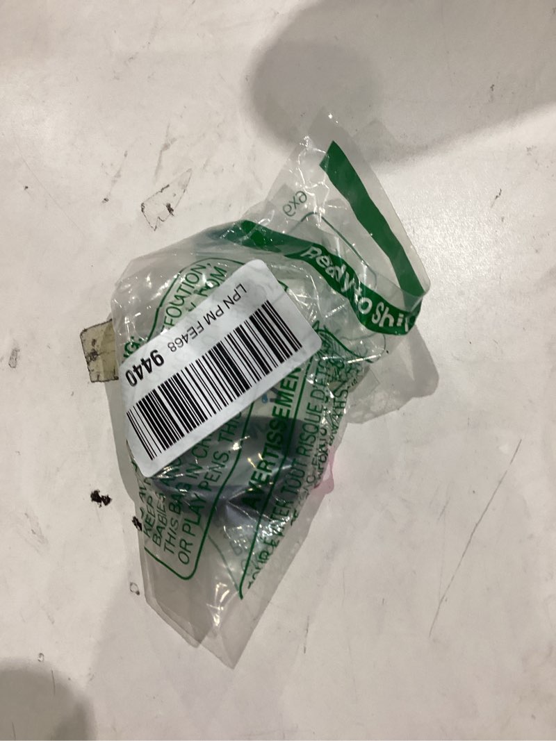 Condition photo showing Good Condition for S'well Bottle Handle, Fits 9oz, 17oz, and 25oz Original Bottles, Onyx, Comfortable Carrying On The Go, Flexible Silicone Grip, BPA Free Onyx 25 Ounces Water Bottle