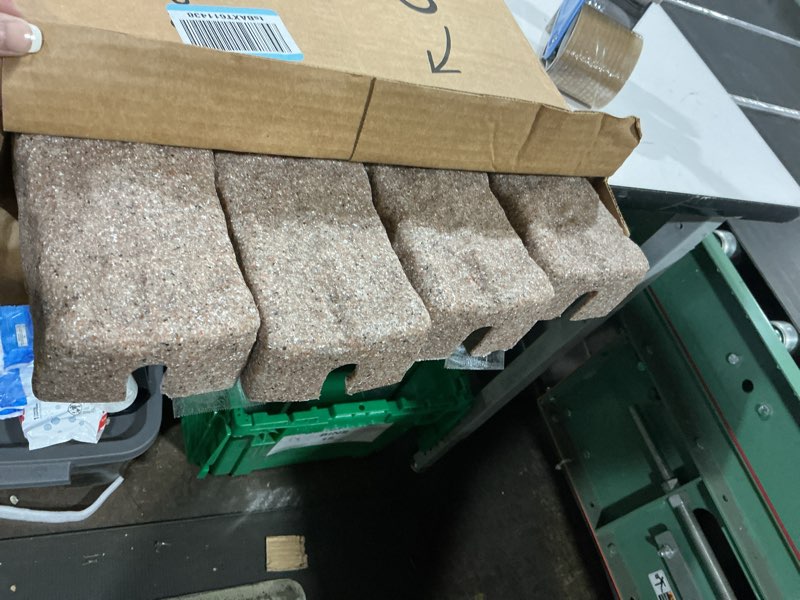 Condition photo showing Good Condition for beuta landscape edging | garden edging border | faux stone bricks for lawn edging, flower beds, pathways & yard edging– 4 packs | each section has 6 bricks 48"l x 4"w x 2.25"h | 12 spikes |cobblestone 4-pack (16 ft) cobblestone
