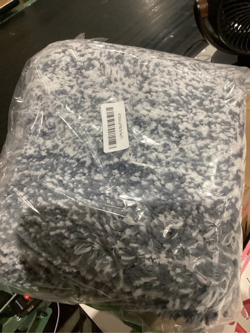 Condition photo showing Good Condition for olanly bathroom rugs mat 30x20, extra soft absorbent microfiber bath rugs, rubber backing, quick dry, machine washable bath mats for bathroom floor, tub and shower, home decor accessories, airy blue 30" x 20" airy blue