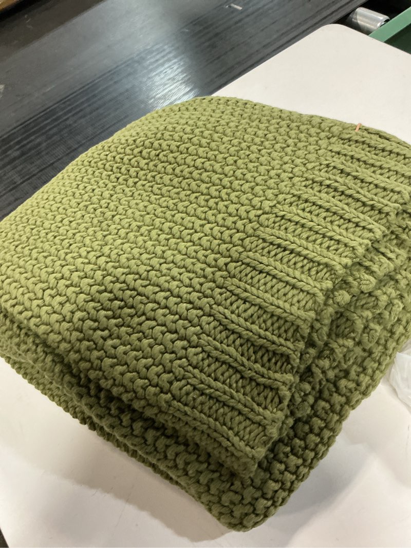 Condition photo showing Good Condition for cotton fisherman throw  color: olive