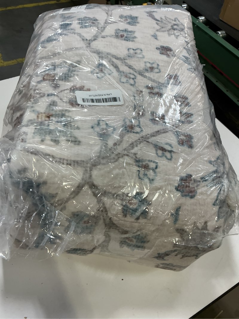 Condition photo showing Good Condition for MontVoo-Vintage Area Rug 8X10 Beige for Living Room - Soft Distressed Printed Carpet for Bedroom - Non Slip, Machine Washable for Dining Room, Bedside, Office Beige 8' x 10' (Rectangular)