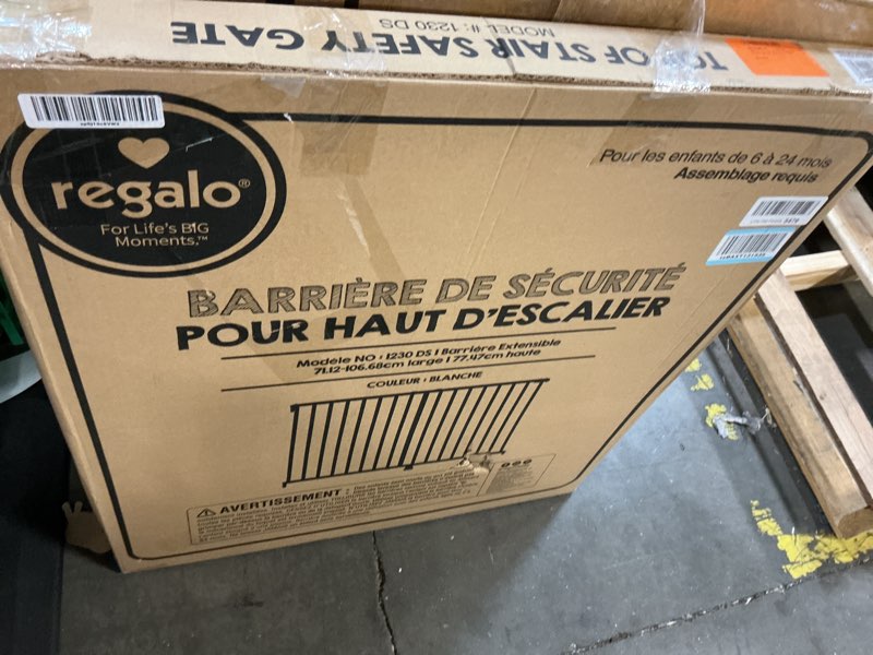 Condition photo showing New/Like New for Regalo Safety top of Stairway & Bottom Extra Wide Baby Gate, Includes Banister & Wall Mounting Kit, Babies, Toddlers & Pets, Ages 6–24 Months, Tested & Trusted, American Designed, Family Owned White 29-43"W x 30.5"H